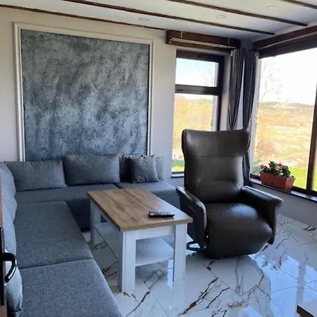 빌라 Marina Ilkoni At Jrebchevo Dam *