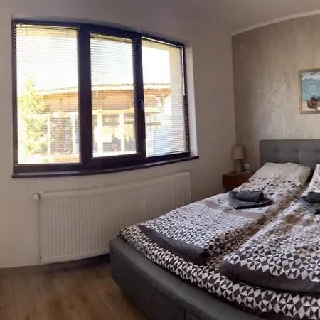 Marina Ilkoni At Jrebchevo Dam Kriwa-Kruscha